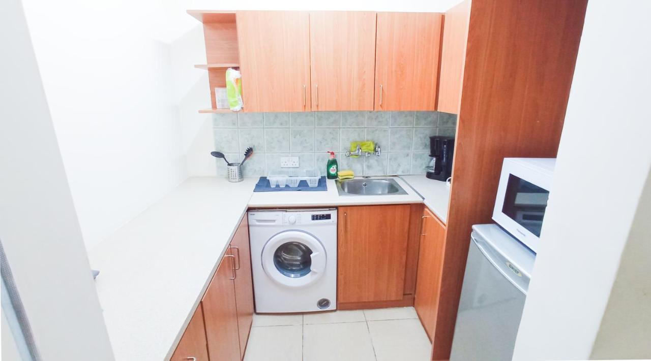 1A Beach & Business Apartment In The City Center! Λάρνακα Εξωτερικό φωτογραφία
